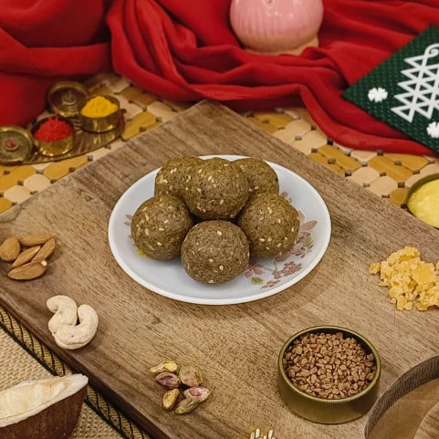 Methi Laddu (6 Pieces)